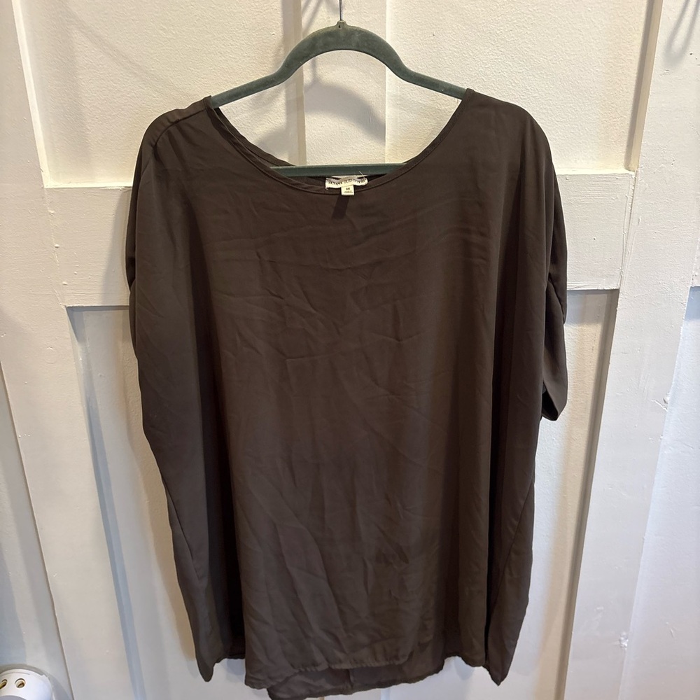 Relaxed Dark Olive Women's Short Sleeve Top